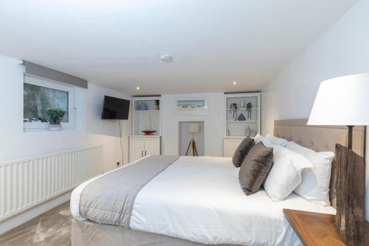 Beautiful 4 Bedroom Home Cheltenham Exterior foto